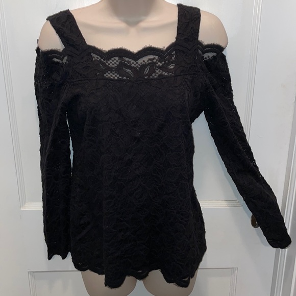 Chicos size 0 cute cold shoulder top - Picture 1 of 4
